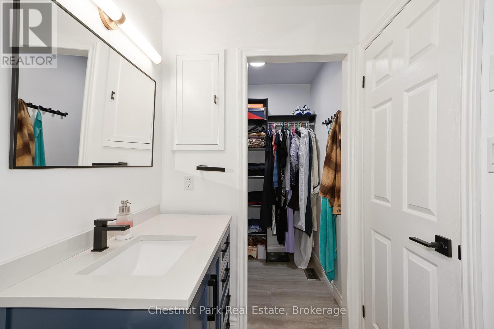 176 Melrose Avenue, Wasaga Beach, Ontario  L9Z 2T1 - Photo 21 - S12457379