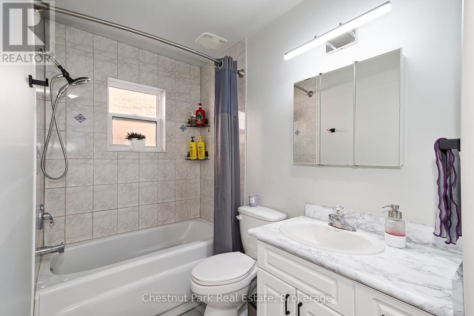 176 Melrose Avenue, Wasaga Beach, Ontario  L9Z 2T1 - Photo 24 - S12457379