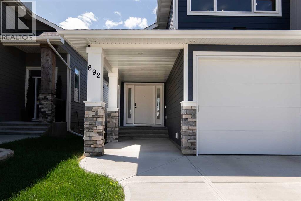 692 Sixmile Crescent S, Lethbridge, Alberta  T1K 8G3 - Photo 3 - A2258561