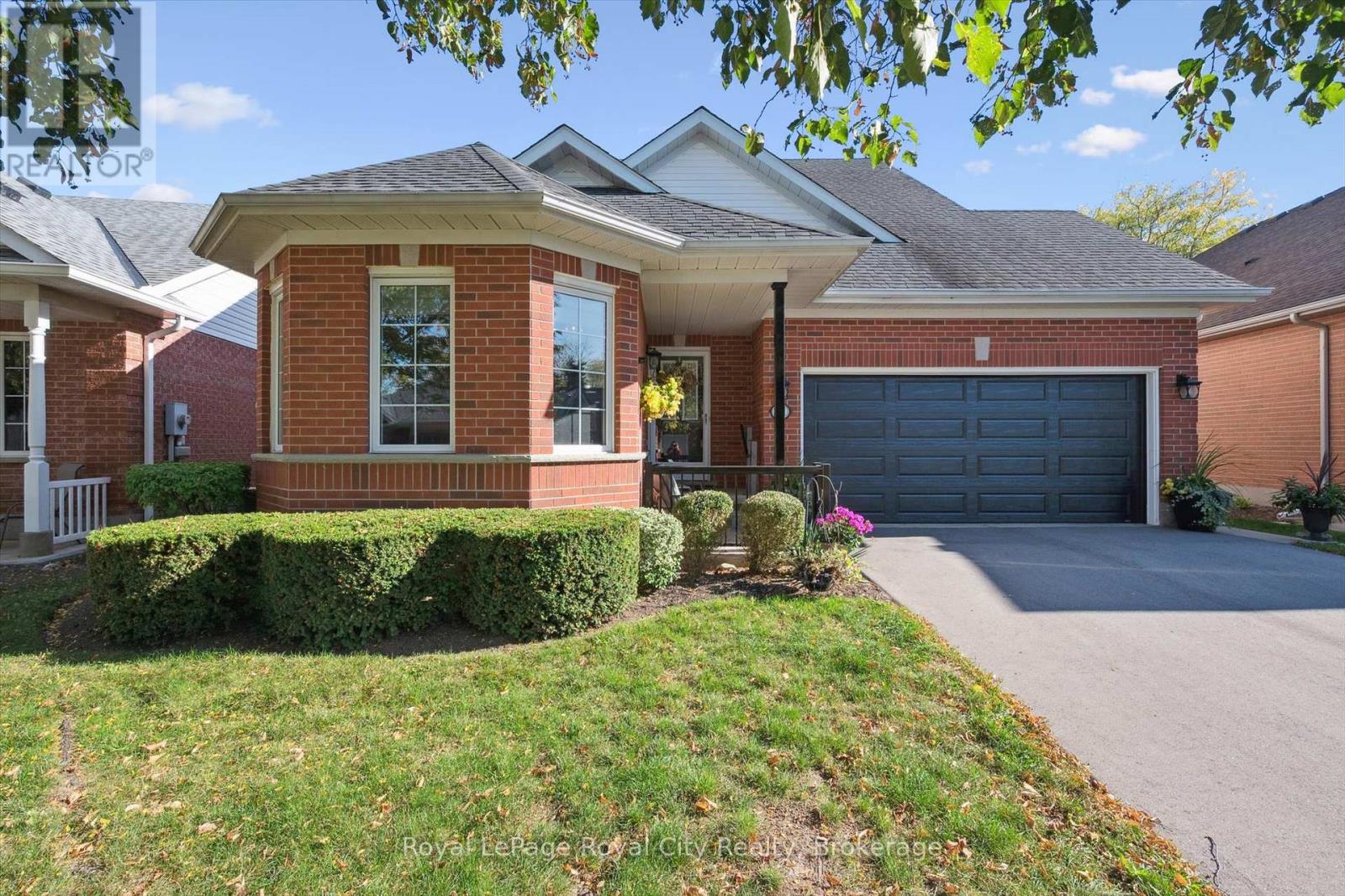 21 CHERRY BLOSSOM CIRCLE, Guelph, Ontario