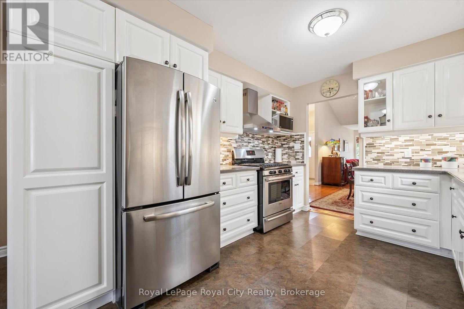 21 Cherry Blossom Circle, Guelph, Ontario  N1G 4X7 - Photo 10 - X12457333
