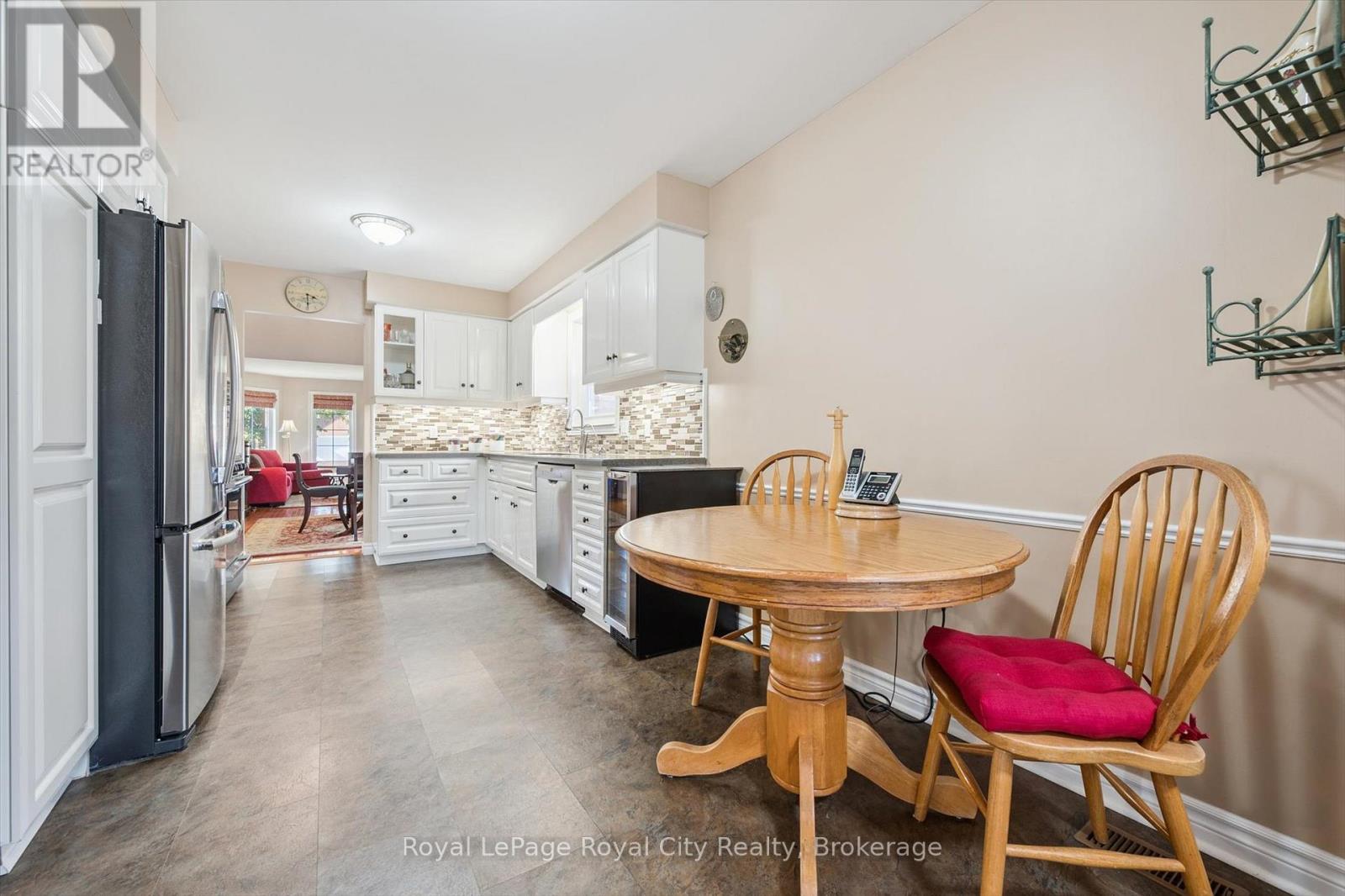 21 Cherry Blossom Circle, Guelph, Ontario  N1G 4X7 - Photo 15 - X12457333