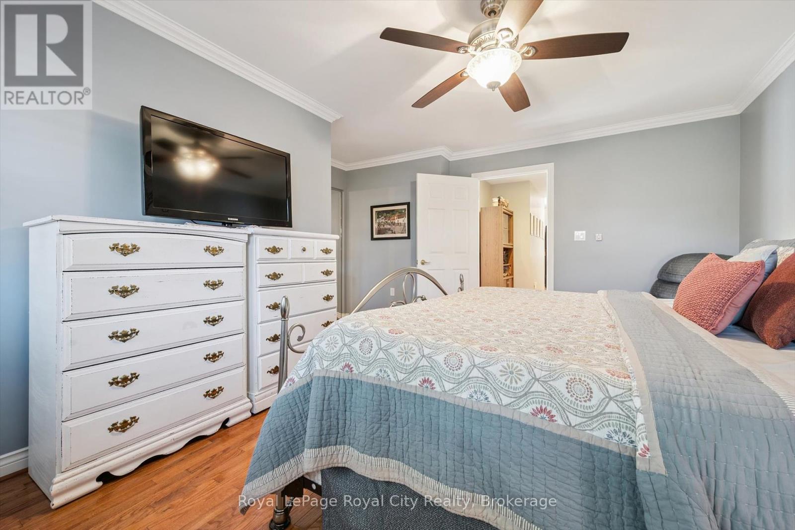 21 Cherry Blossom Circle, Guelph, Ontario  N1G 4X7 - Photo 19 - X12457333