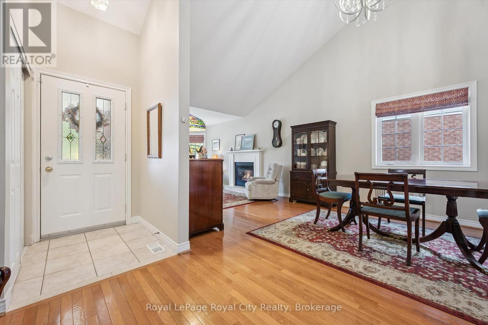 21 Cherry Blossom Circle, Guelph, Ontario  N1G 4X7 - Photo 2 - X12457333