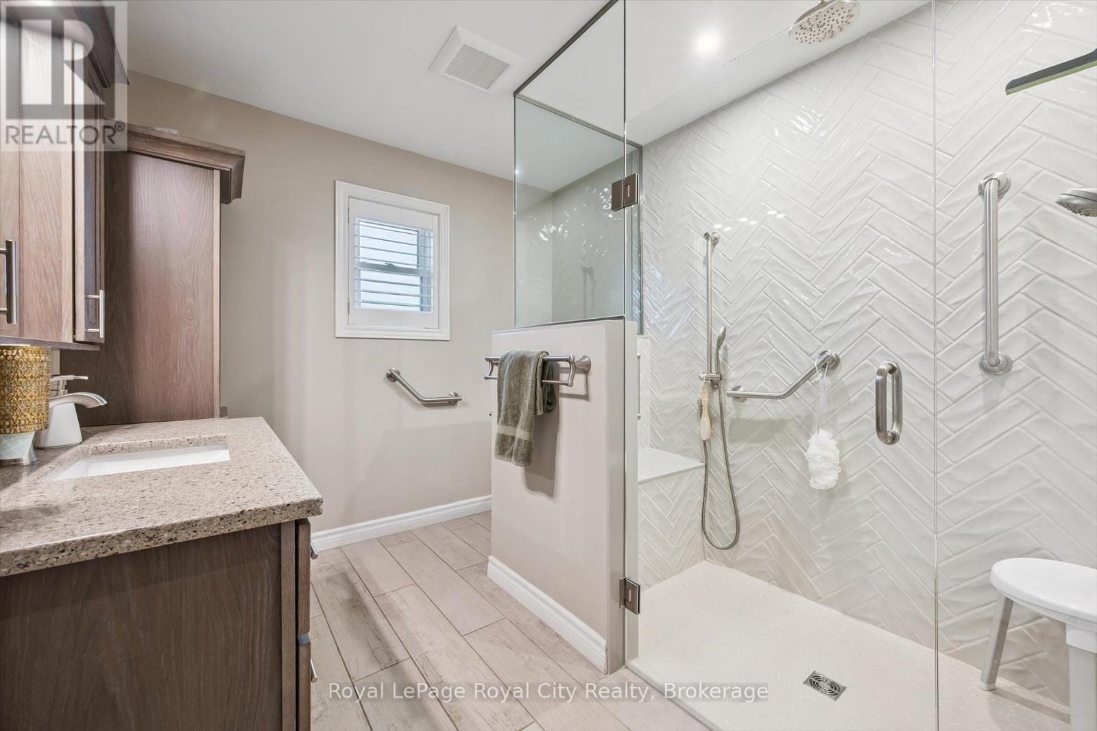 21 Cherry Blossom Circle, Guelph, Ontario  N1G 4X7 - Photo 21 - X12457333