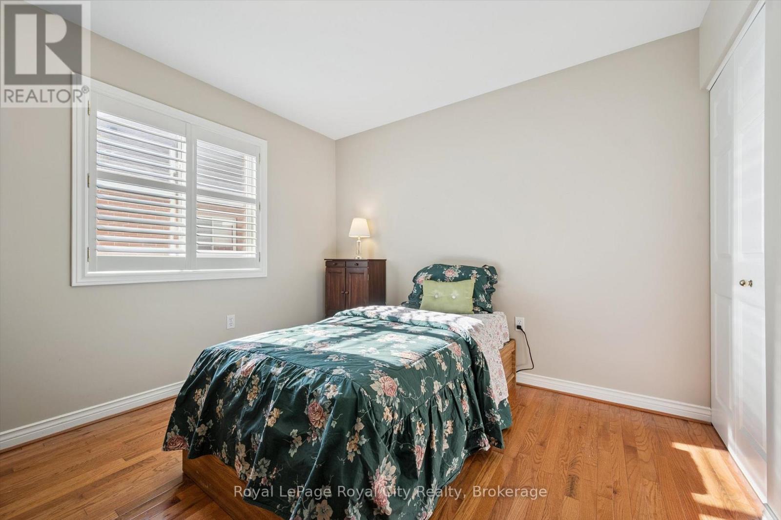 21 Cherry Blossom Circle, Guelph, Ontario  N1G 4X7 - Photo 22 - X12457333