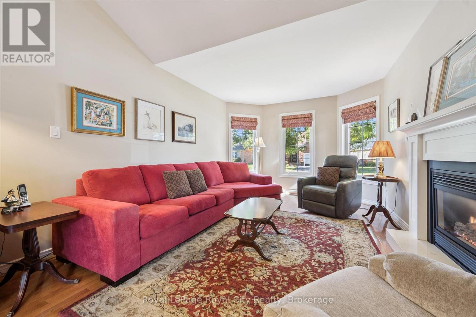 21 Cherry Blossom Circle, Guelph, Ontario  N1G 4X7 - Photo 3 - X12457333