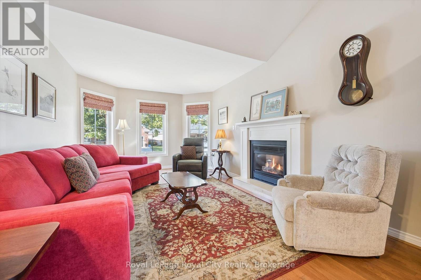 21 Cherry Blossom Circle, Guelph, Ontario  N1G 4X7 - Photo 4 - X12457333