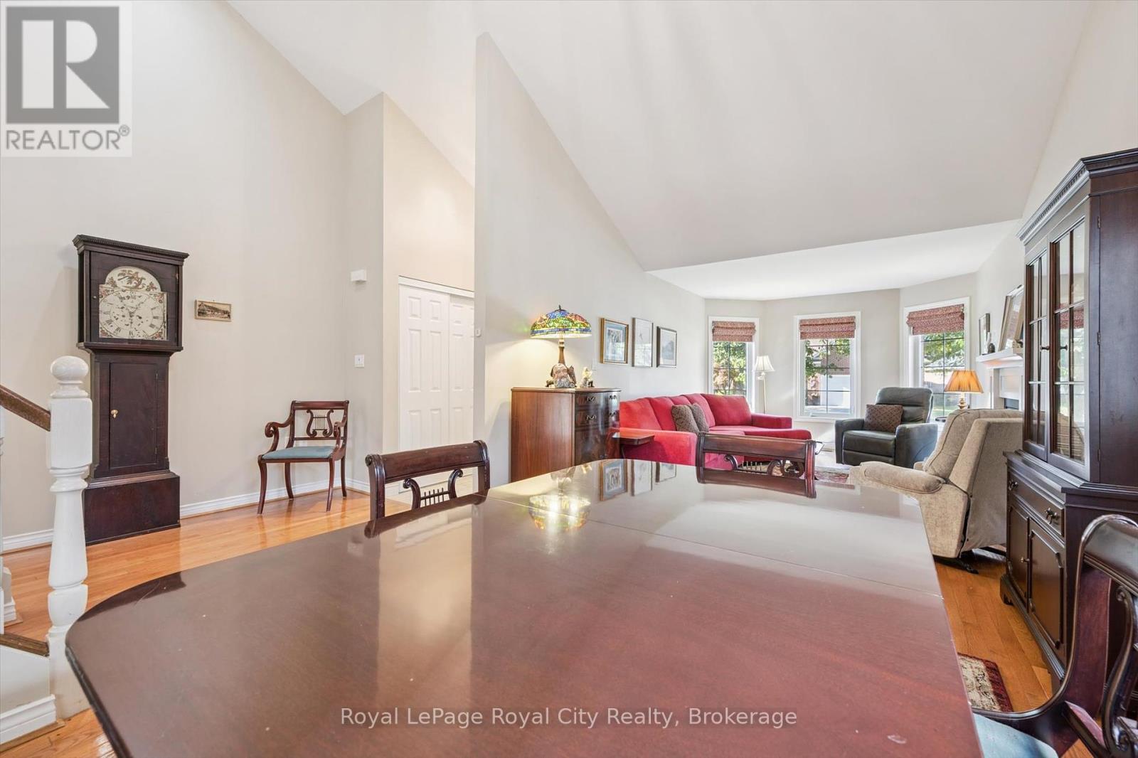 21 Cherry Blossom Circle, Guelph, Ontario  N1G 4X7 - Photo 6 - X12457333