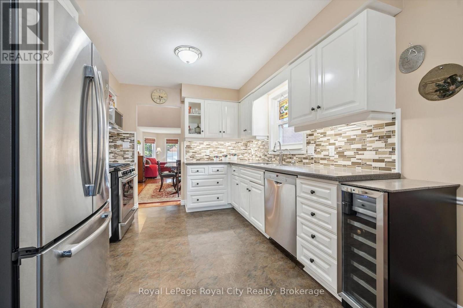 21 Cherry Blossom Circle, Guelph, Ontario  N1G 4X7 - Photo 8 - X12457333