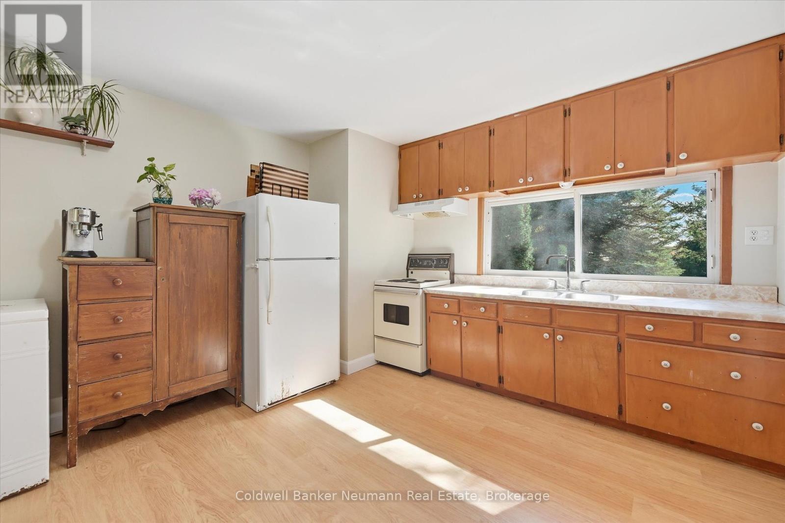 1704 2nd Con Road W, Hamilton, Ontario  L0R 1T0 - Photo 6 - X12457354