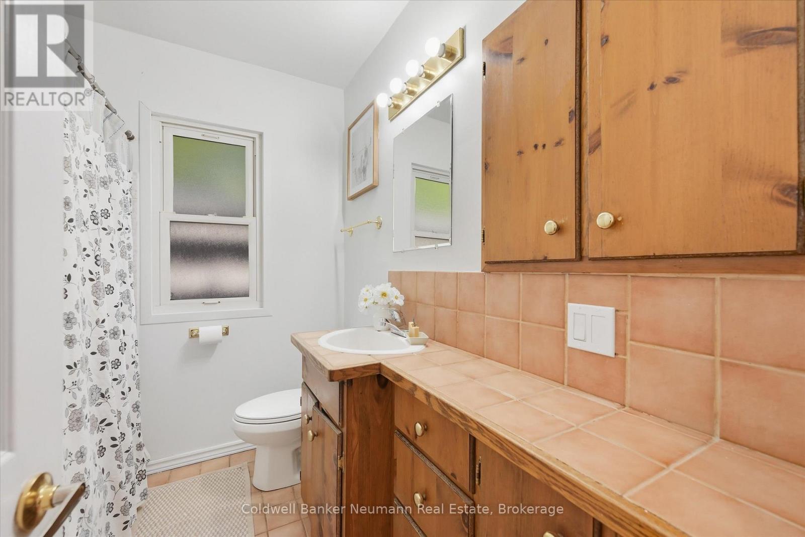 1704 2nd Con Road W, Hamilton, Ontario  L0R 1T0 - Photo 9 - X12457354