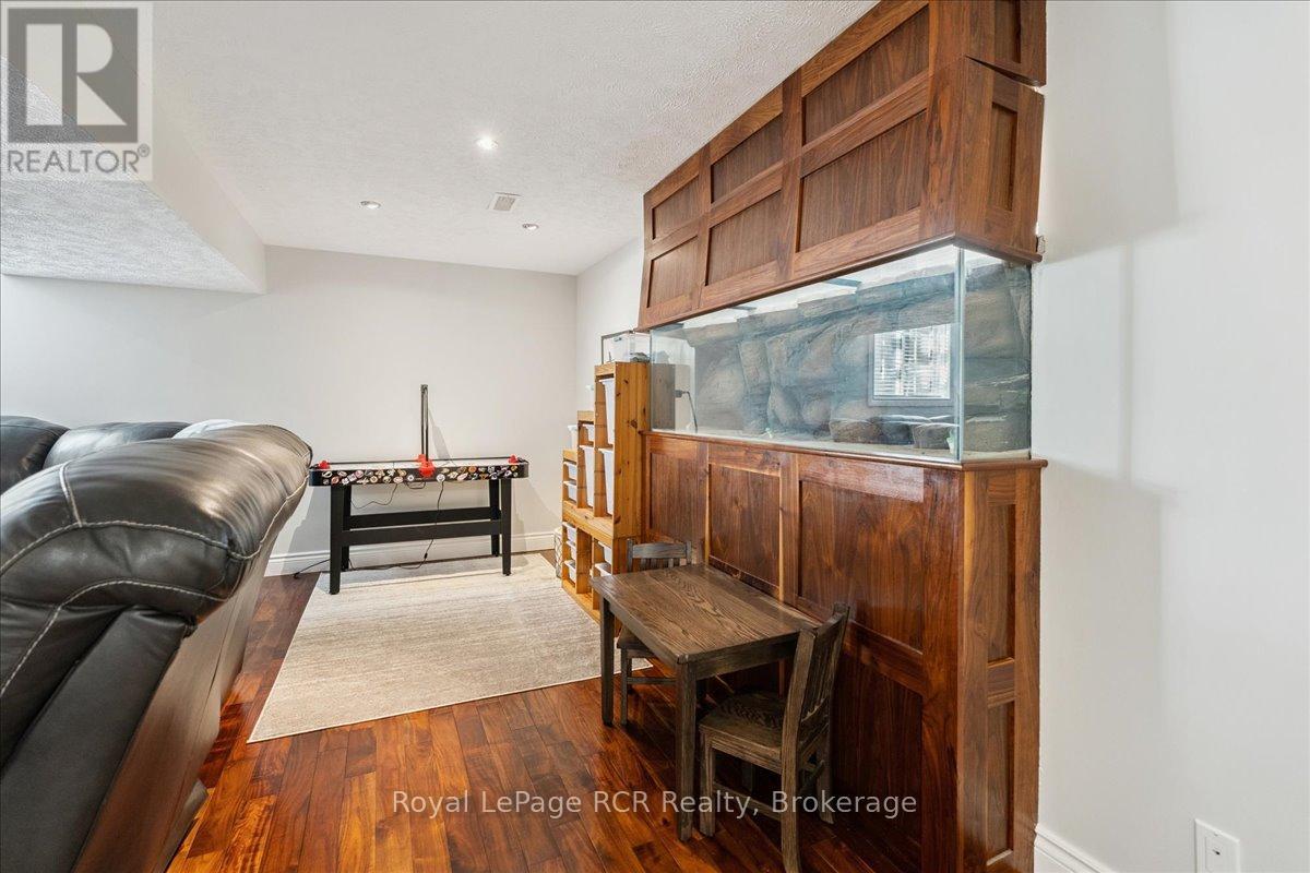 1807 8th Avenue W, Owen Sound, Ontario  N4K 0A7 - Photo 35 - X12457378