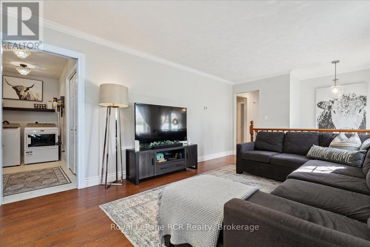 1807 8th Avenue W, Owen Sound, Ontario  N4K 0A7 - Photo 9 - X12457378