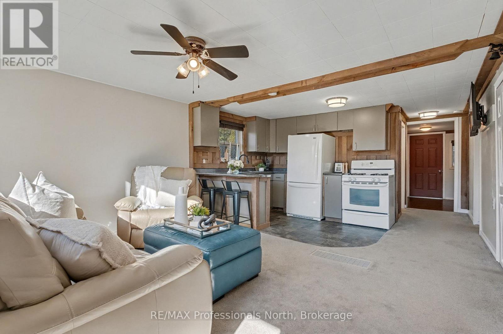 161 Quebec Street, Bracebridge, Ontario  P1L 1E3 - Photo 5 - X12457388