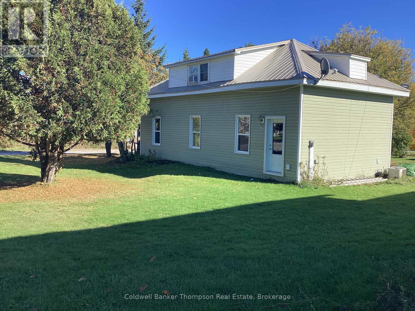 204 Queen Street, Burk's Falls, Ontario  P0A 1C0 - Photo 1 - X12457395