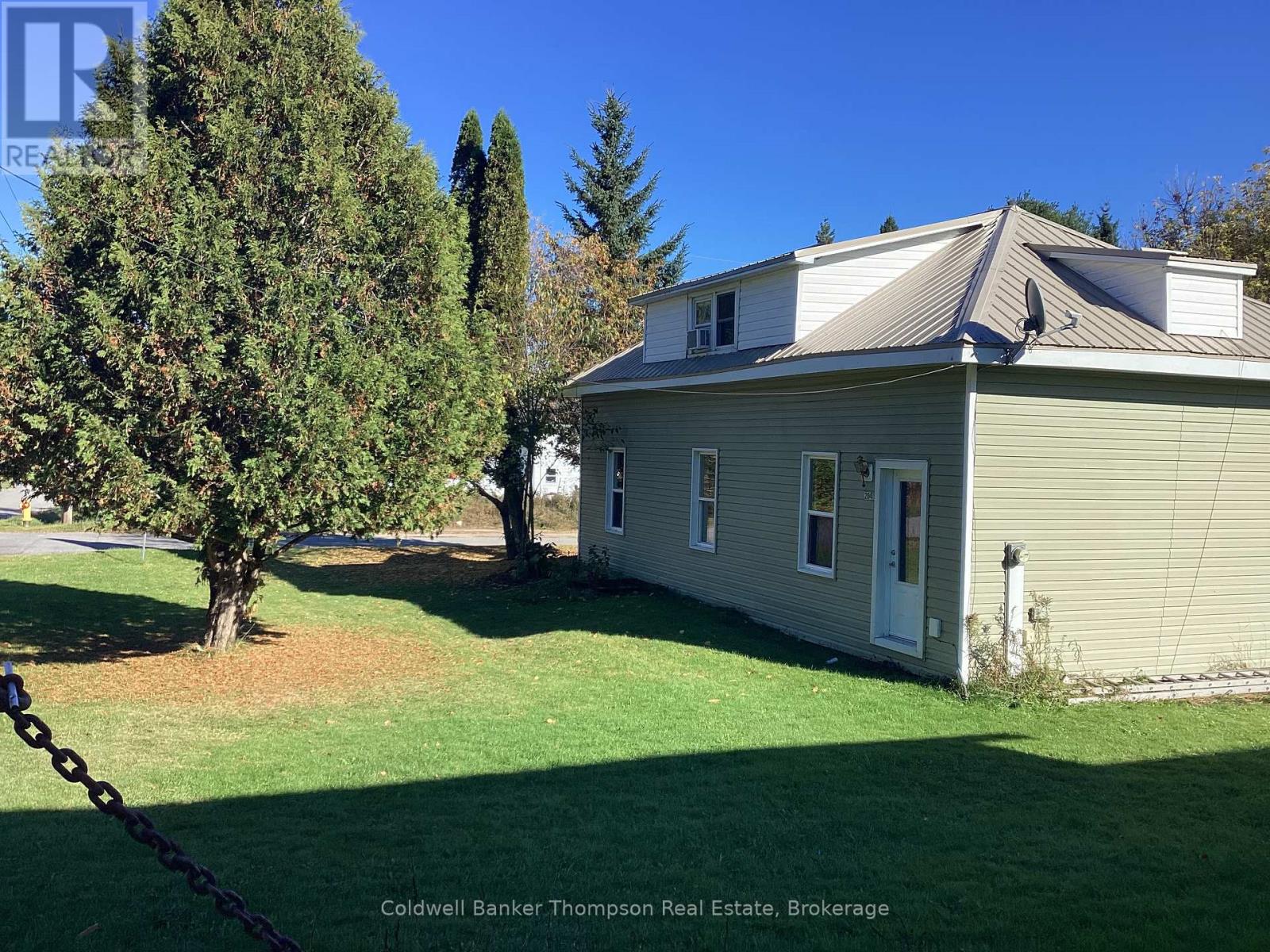 204 Queen Street, Burk's Falls, Ontario  P0A 1C0 - Photo 13 - X12457395