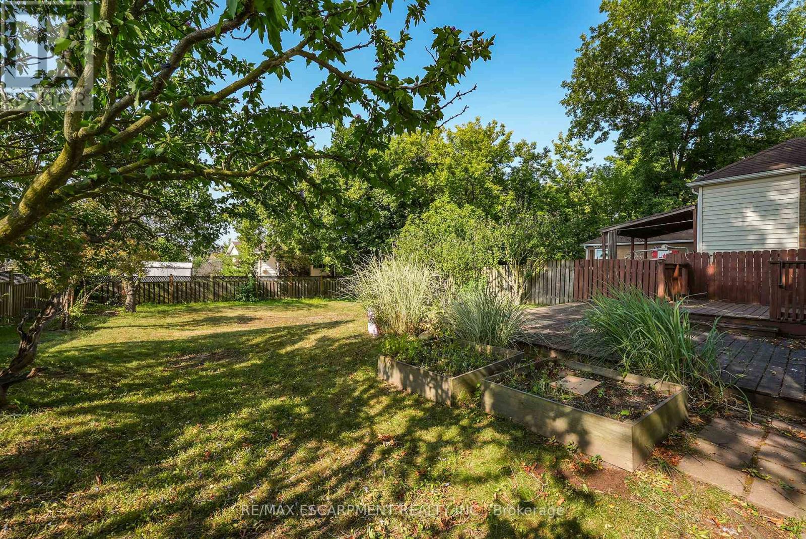 9 Arlington Avenue, St. Catharines, Ontario  L2P 3A3 - Photo 19 - X12457251