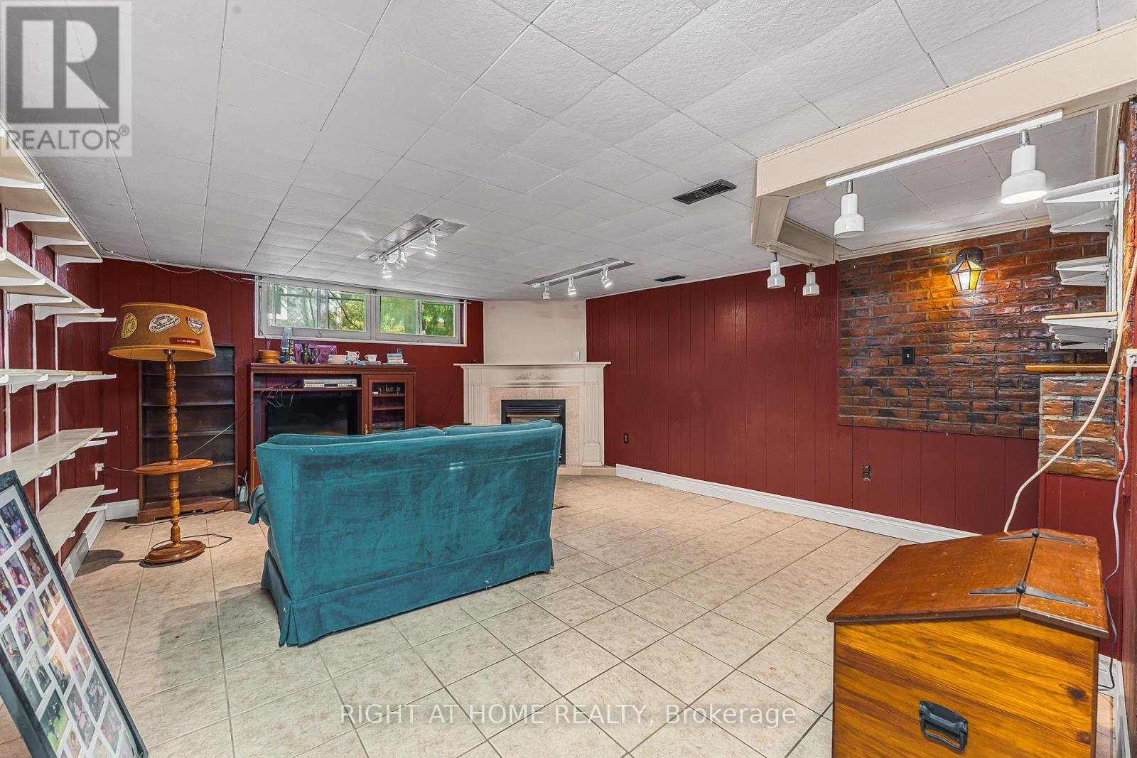 16 Wyckliffe Avenue, Niagara-On-The-Lake, Ontario  L0S 1T0 - Photo 15 - X12457261
