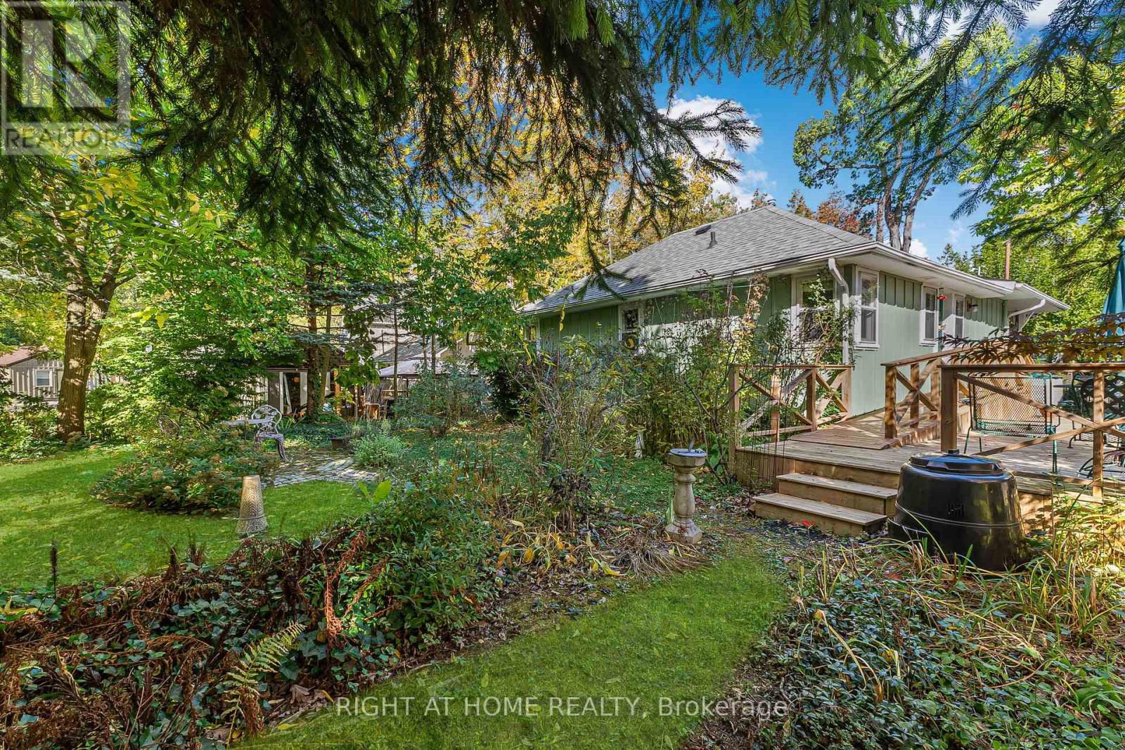 16 Wyckliffe Avenue, Niagara-On-The-Lake, Ontario  L0S 1T0 - Photo 20 - X12457261