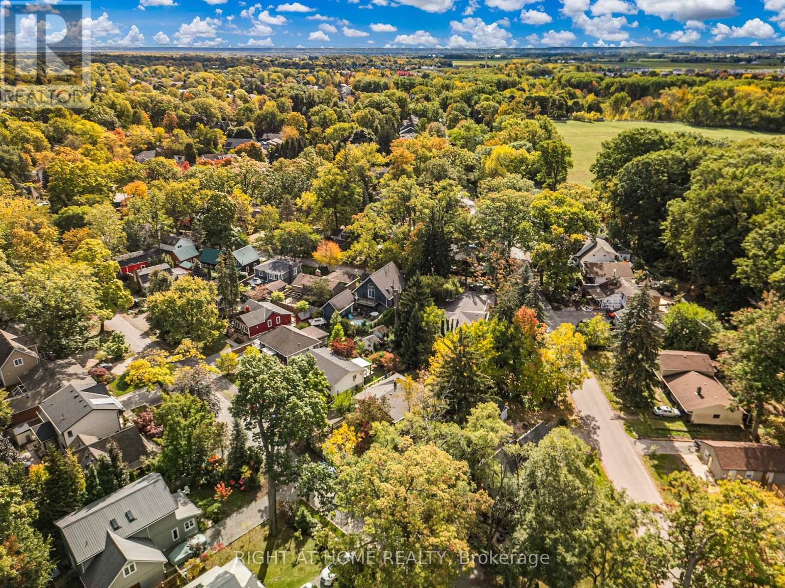16 Wyckliffe Avenue, Niagara-On-The-Lake, Ontario  L0S 1T0 - Photo 29 - X12457261