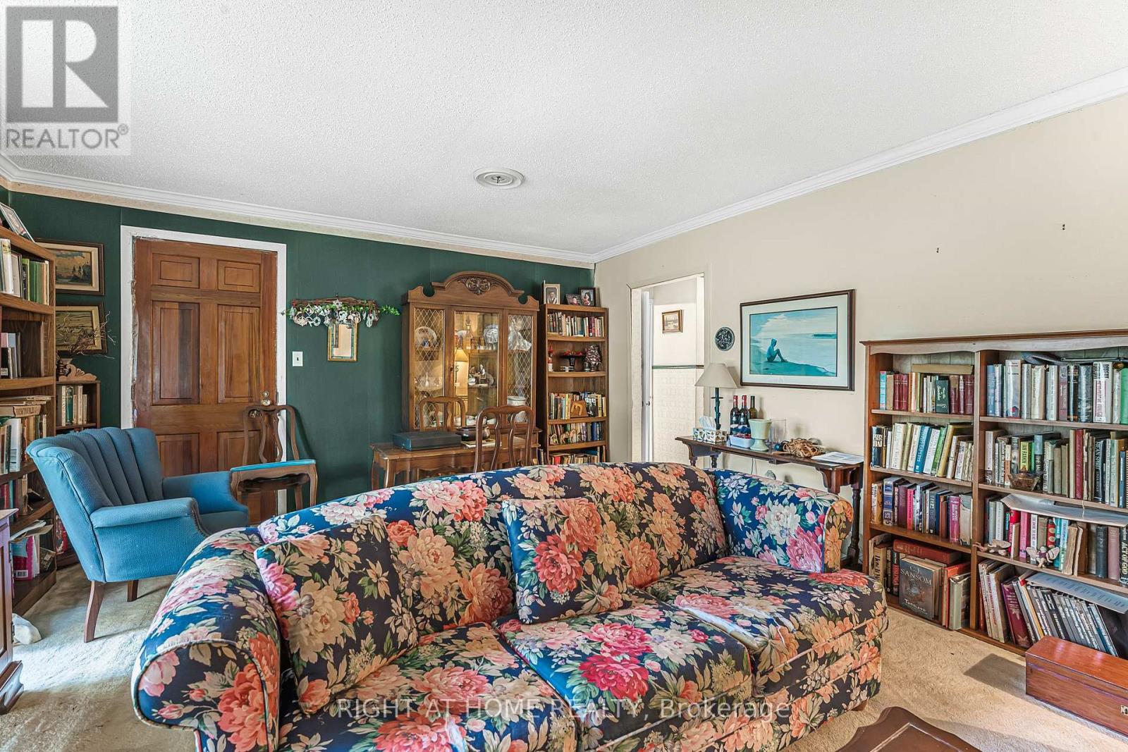 16 Wyckliffe Avenue, Niagara-On-The-Lake, Ontario  L0S 1T0 - Photo 8 - X12457261