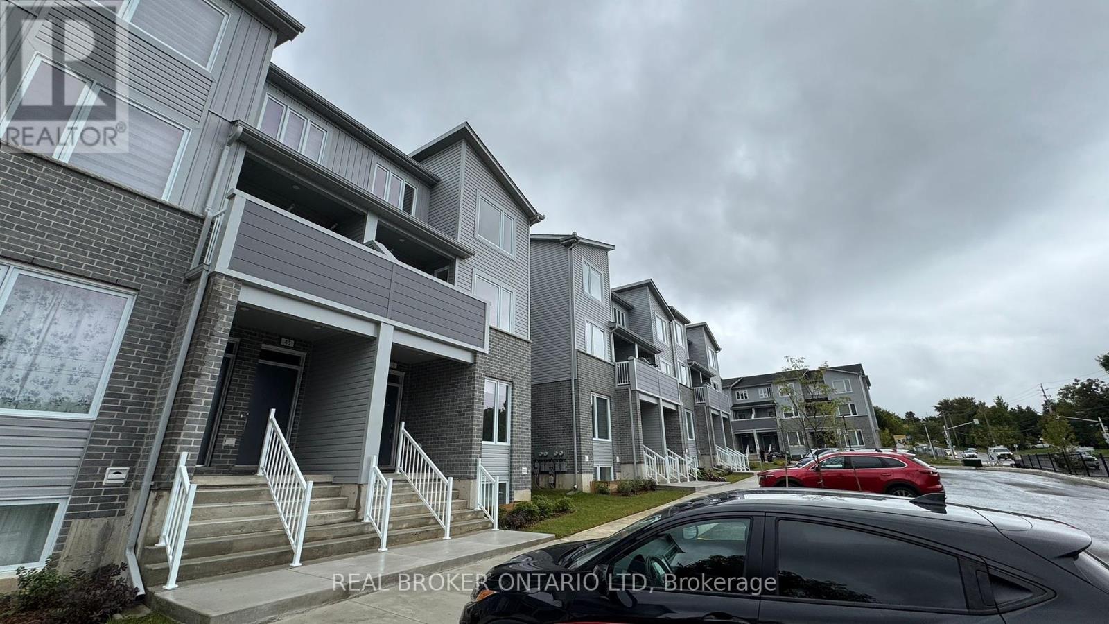 44 - 925 DEVERON CRESCENT, London South, Ontario