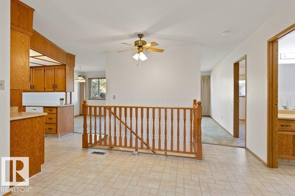 10646 153 Av Nw, Edmonton, Alberta  T5X 5R8 - Photo 4 - E4461728