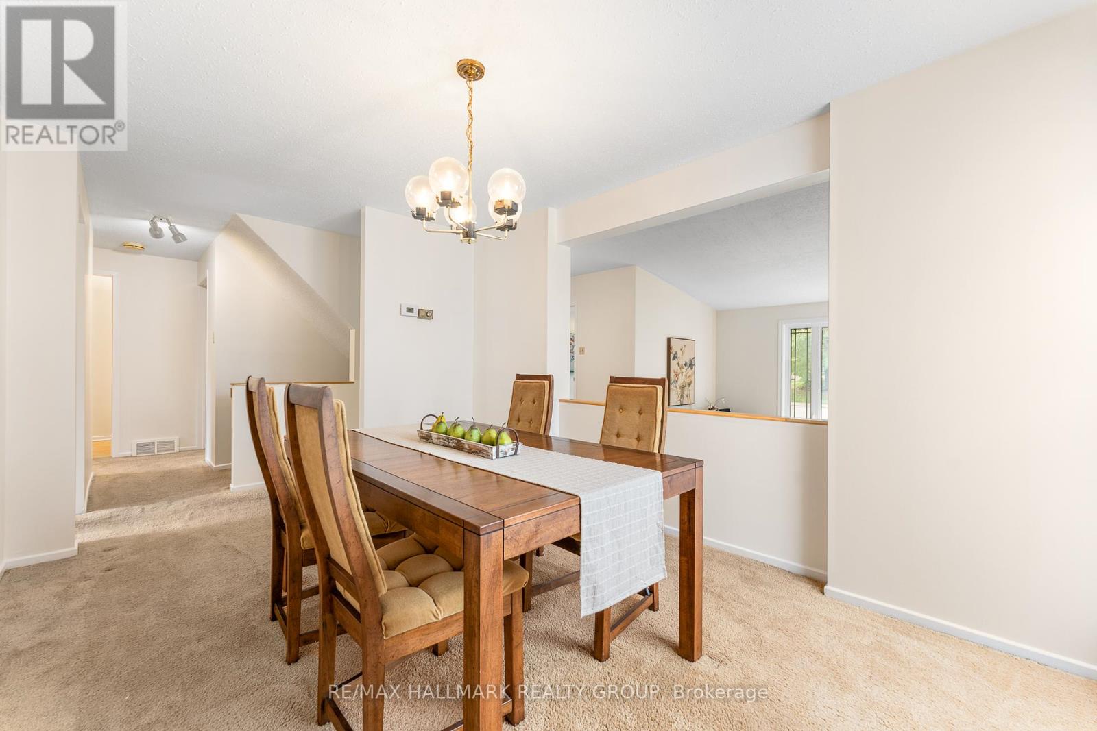 1075 Avignon Court, Ottawa, Ontario  K1C 2N4 - Photo 10 - X12457307