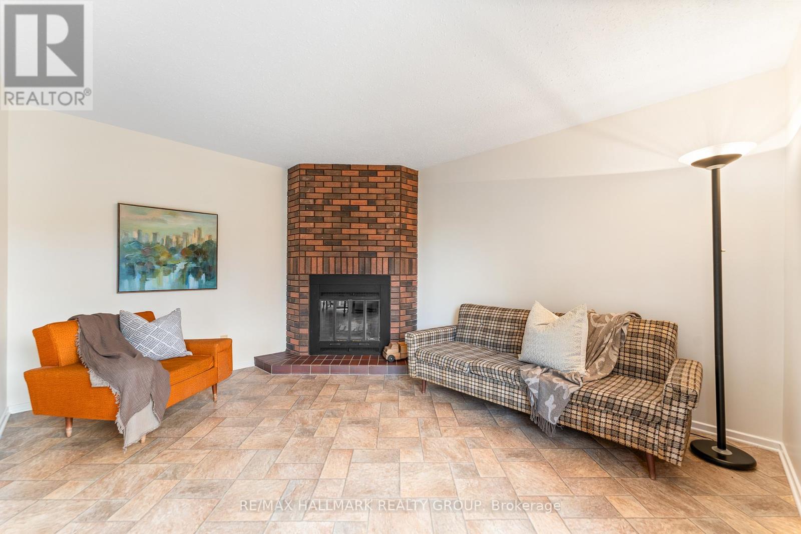 1075 Avignon Court, Ottawa, Ontario  K1C 2N4 - Photo 16 - X12457307