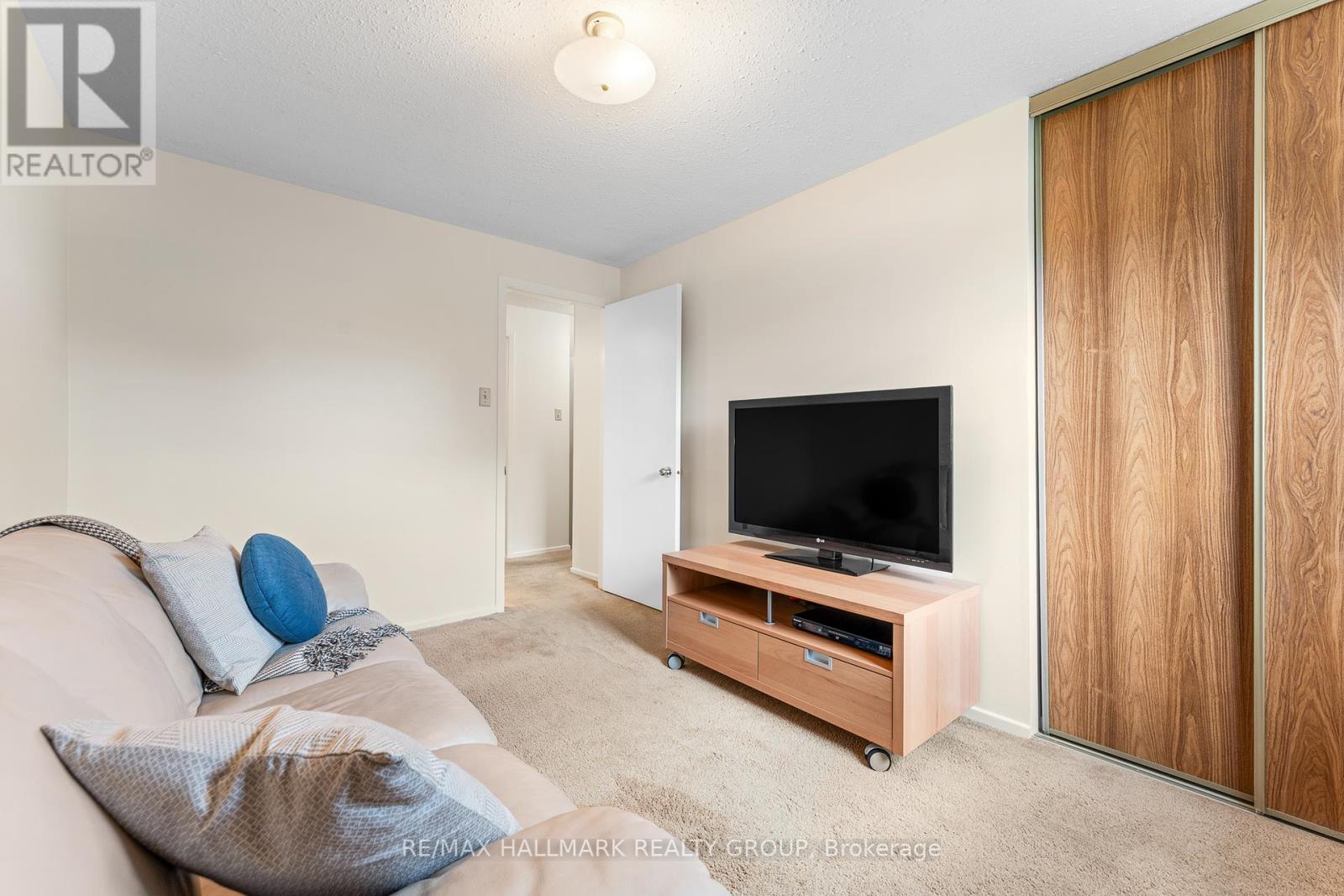 1075 Avignon Court, Ottawa, Ontario  K1C 2N4 - Photo 19 - X12457307