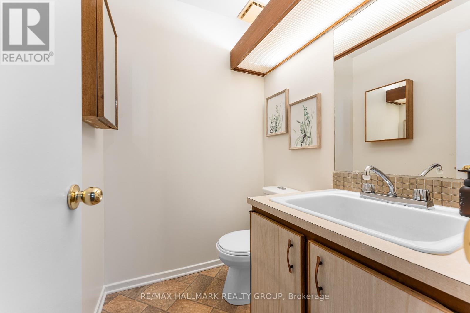 1075 Avignon Court, Ottawa, Ontario  K1C 2N4 - Photo 20 - X12457307