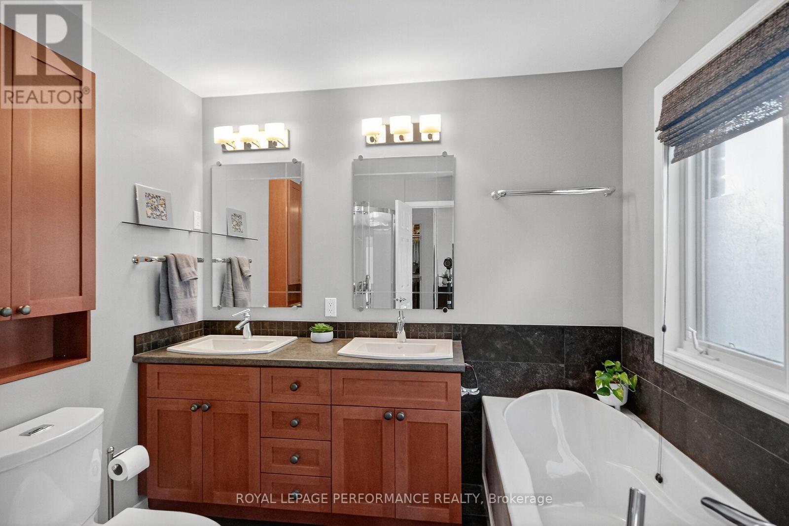 159 Longshire Circle, Ottawa, Ontario  K2J 4L2 - Photo 20 - X12457310