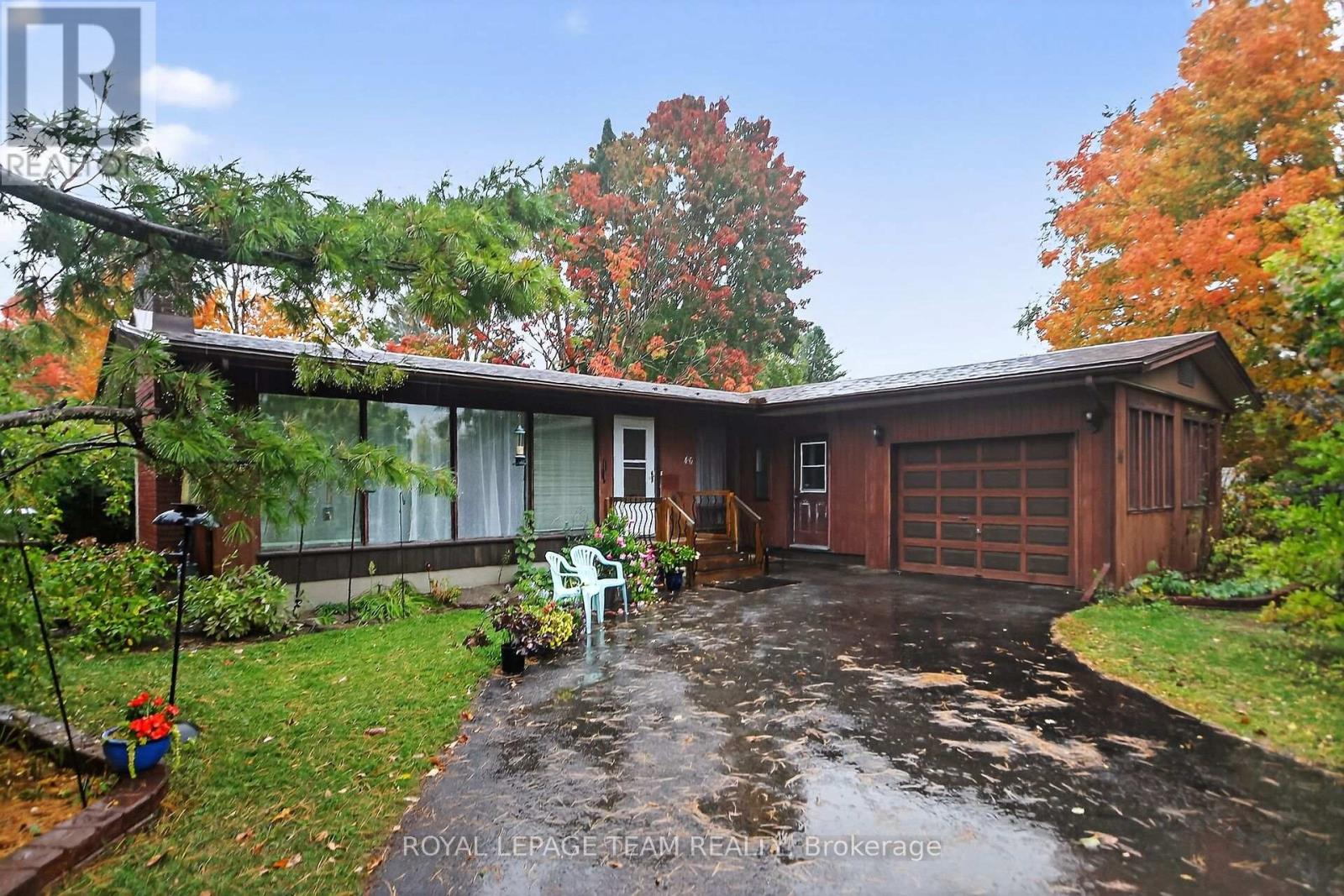 46 QUINPOOL CRESCENT, Ottawa, Ontario