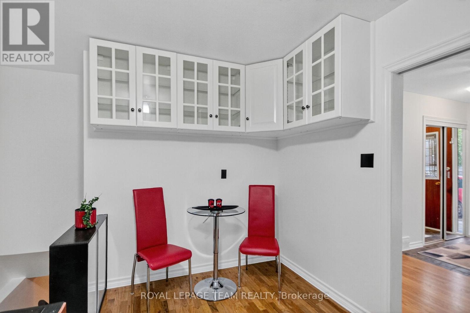 46 Quinpool Crescent, Ottawa, Ontario  K2H 6J1 - Photo 10 - X12457324