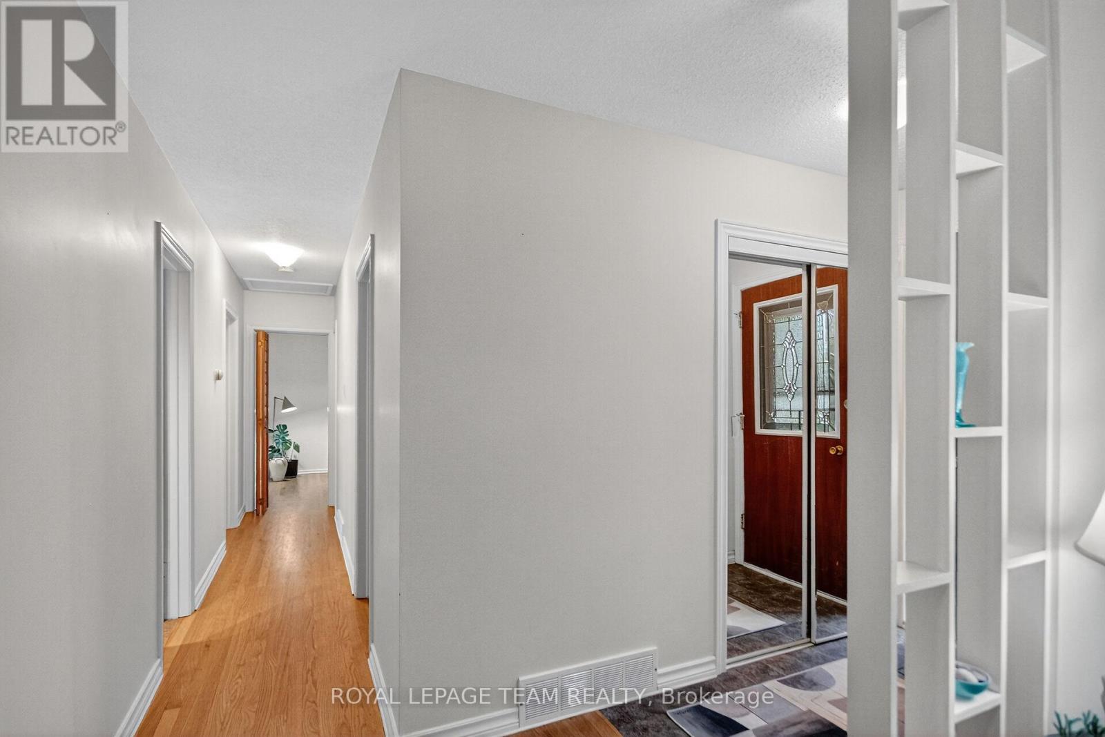 46 Quinpool Crescent, Ottawa, Ontario  K2H 6J1 - Photo 13 - X12457324