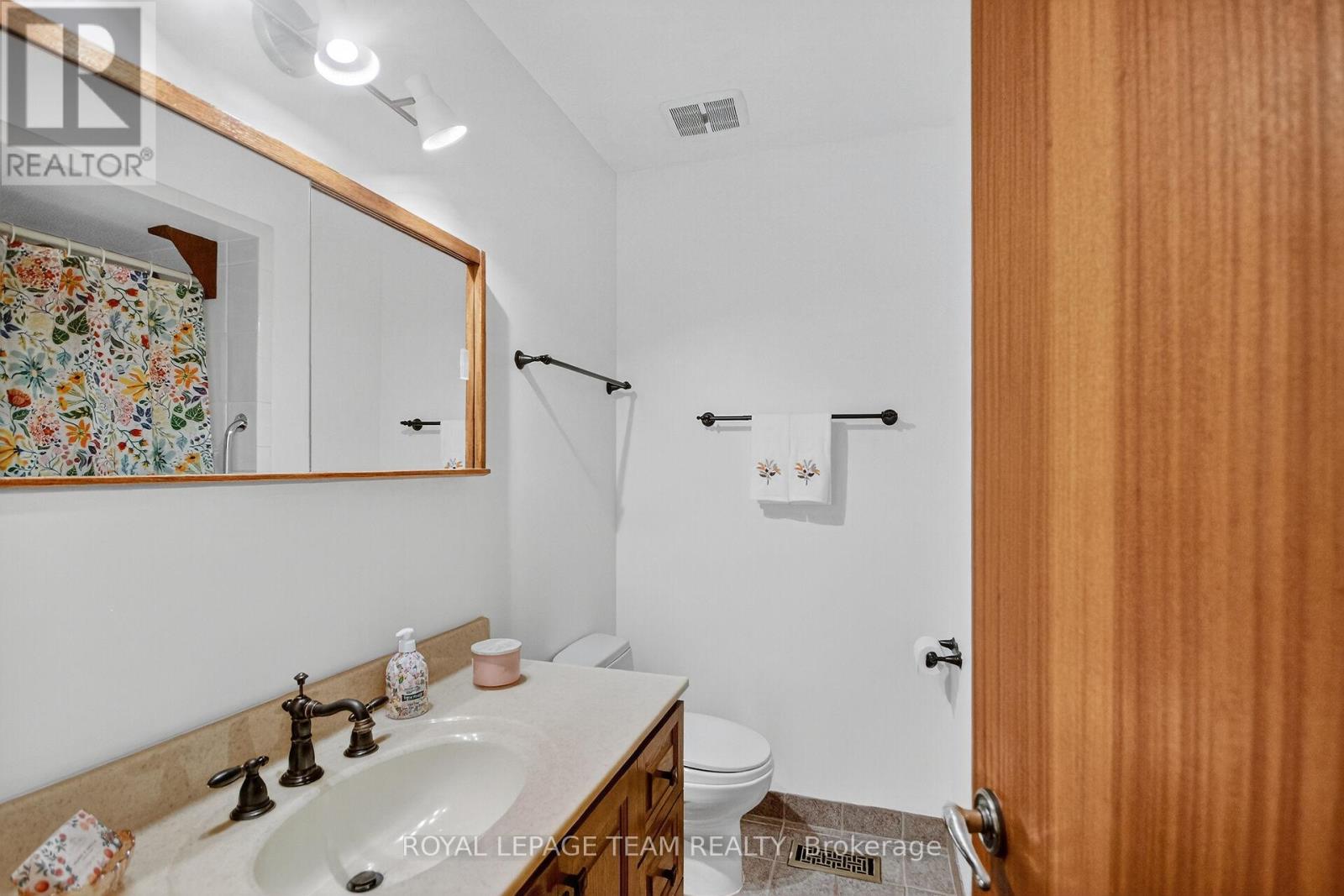 46 Quinpool Crescent, Ottawa, Ontario  K2H 6J1 - Photo 21 - X12457324