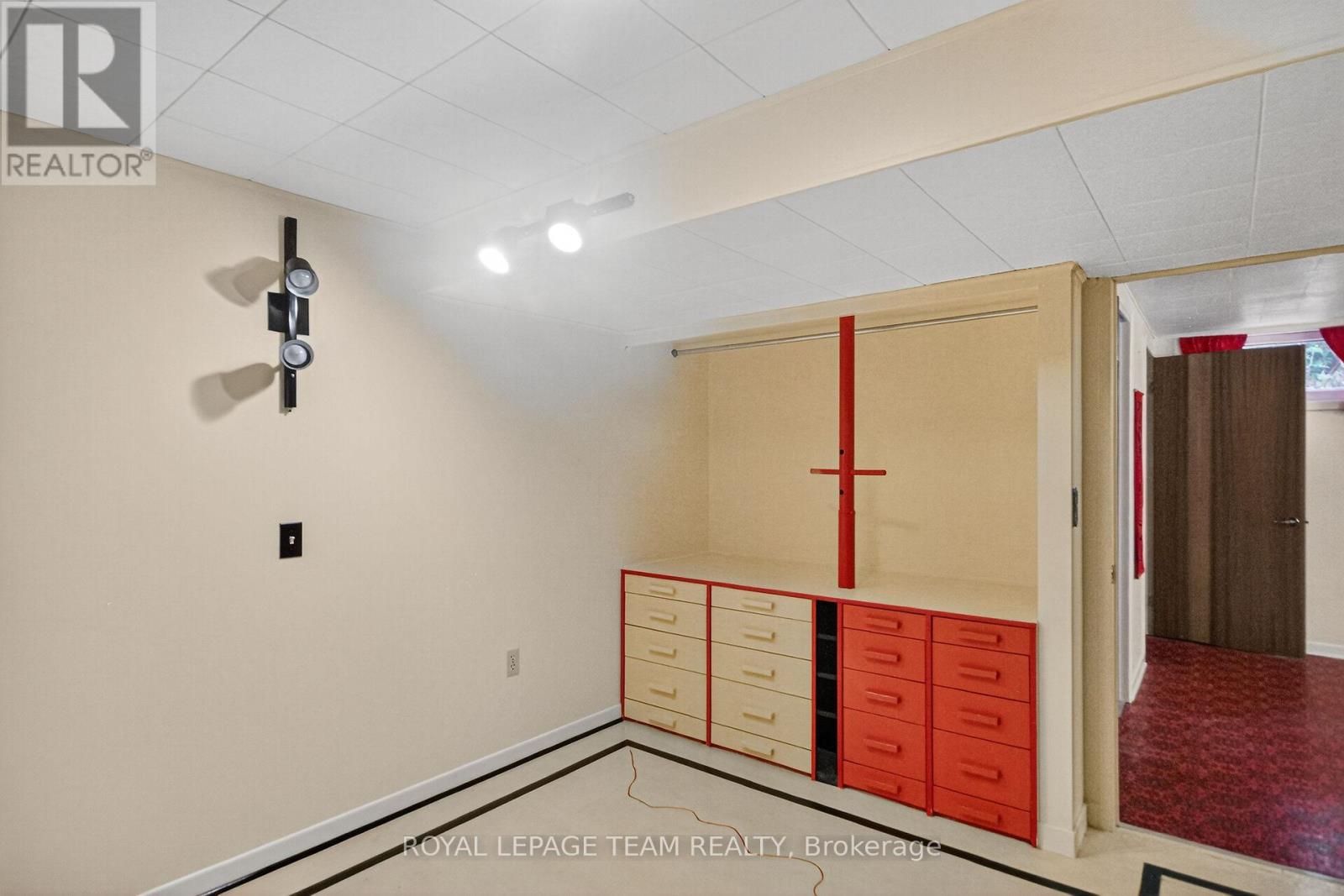46 Quinpool Crescent, Ottawa, Ontario  K2H 6J1 - Photo 24 - X12457324