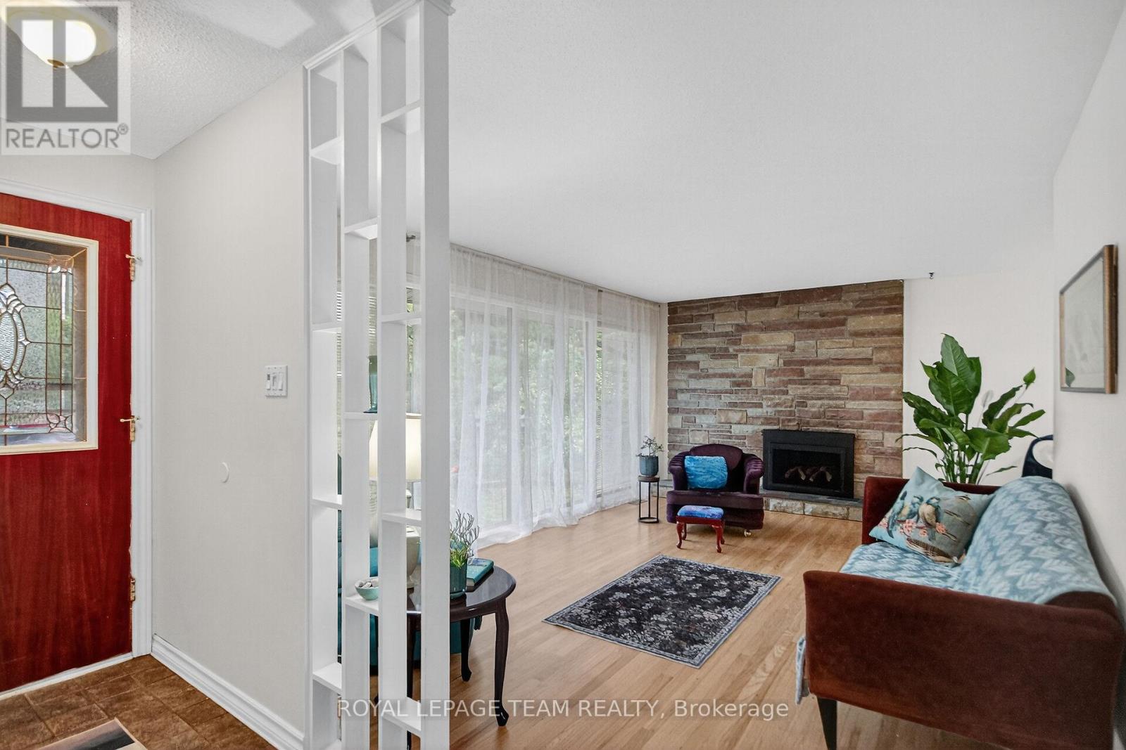 46 Quinpool Crescent, Ottawa, Ontario  K2H 6J1 - Photo 4 - X12457324