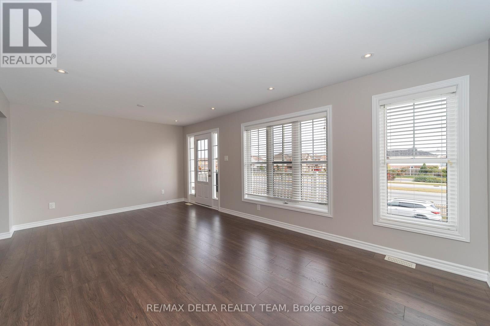 351 Sweetfern Crescent, Ottawa, Ontario  K4A 1A5 - Photo 5 - X12457340