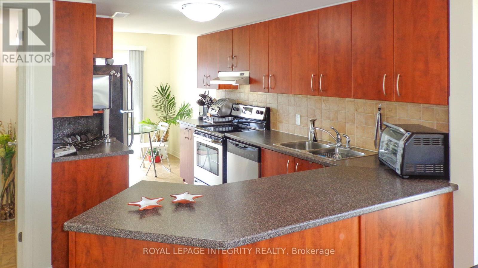 176 Chapman Mills Drive, Ottawa, Ontario  K2J 0B8 - Photo 5 - X12457390