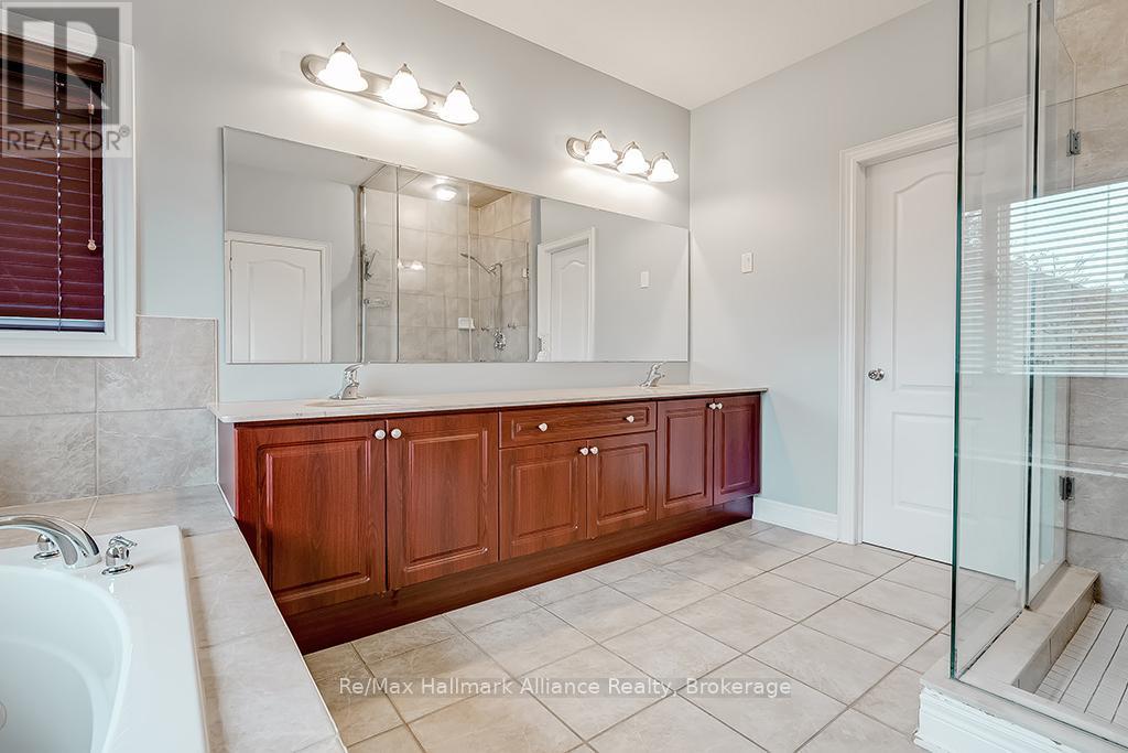 1527 Arrowhead Road, Oakville, Ontario  L6H 7V6 - Photo 17 - W12457413