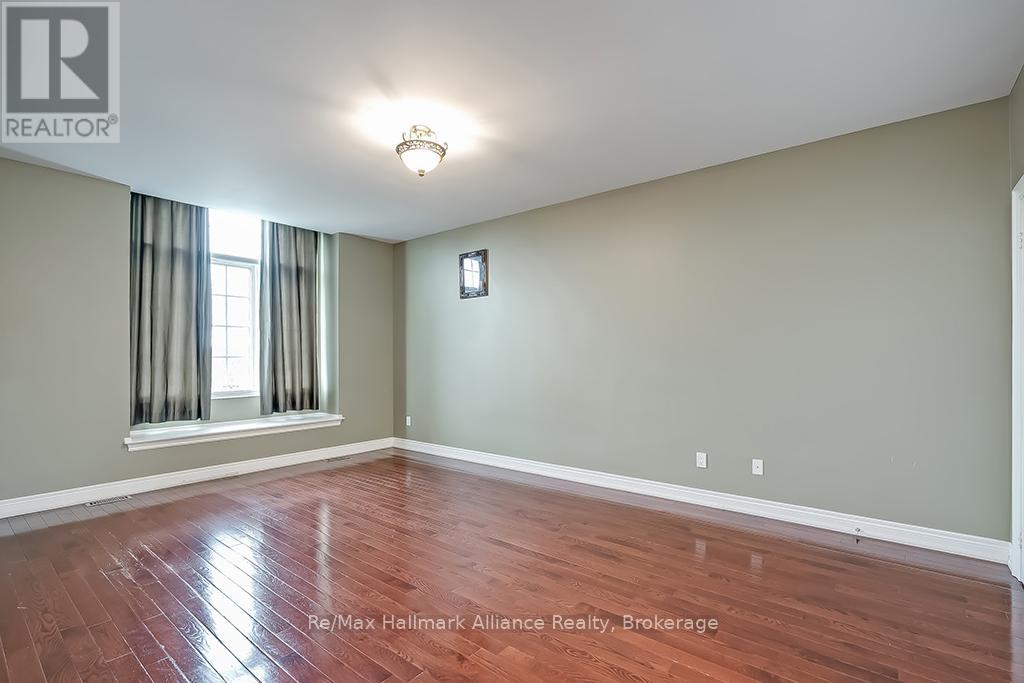 1527 Arrowhead Road, Oakville, Ontario  L6H 7V6 - Photo 18 - W12457413