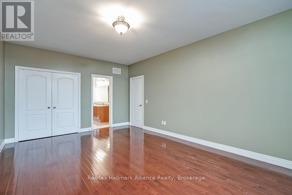 1527 Arrowhead Road, Oakville, Ontario  L6H 7V6 - Photo 19 - W12457413