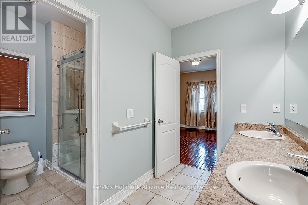 1527 Arrowhead Road, Oakville, Ontario  L6H 7V6 - Photo 20 - W12457413