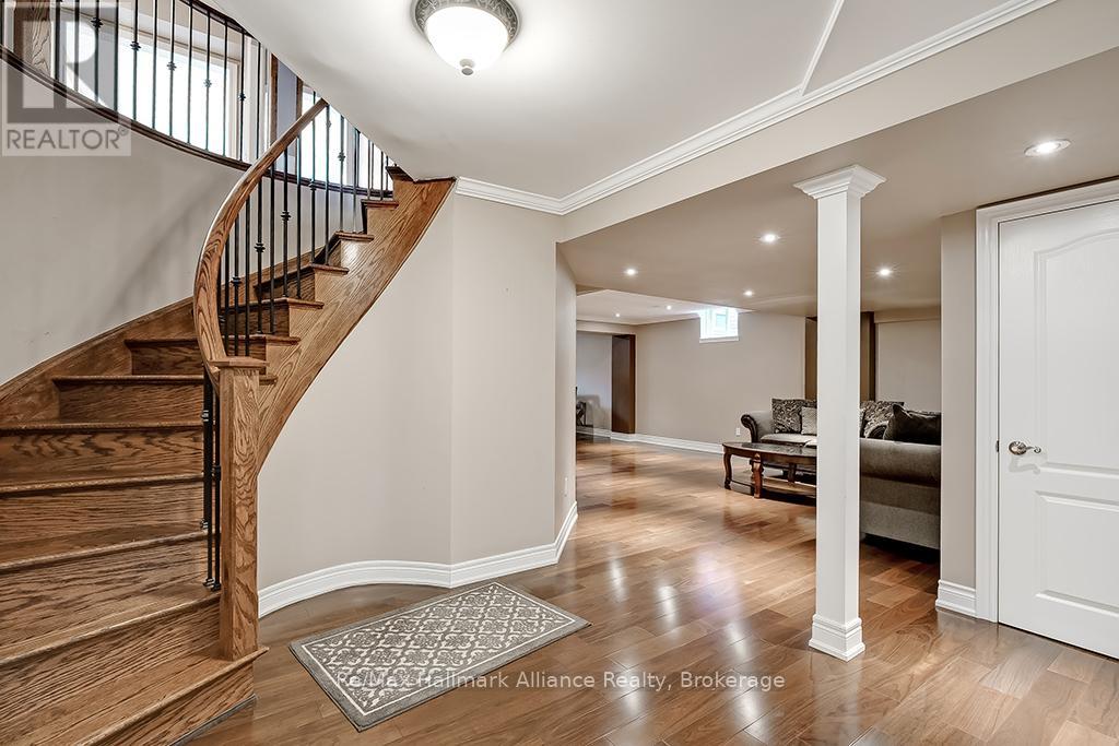 1527 Arrowhead Road, Oakville, Ontario  L6H 7V6 - Photo 25 - W12457413