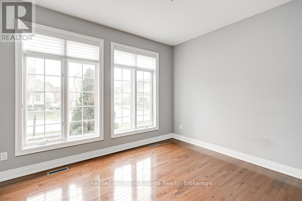 1527 Arrowhead Road, Oakville, Ontario  L6H 7V6 - Photo 3 - W12457413