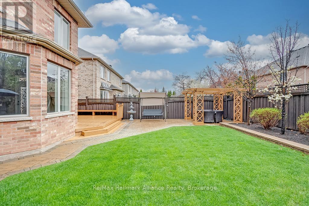 1527 Arrowhead Road, Oakville, Ontario  L6H 7V6 - Photo 36 - W12457413