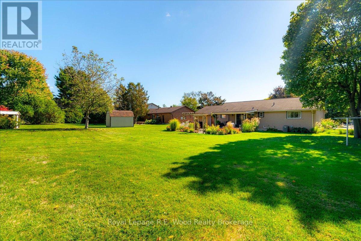49 Dereham Drive, Tillsonburg, Ontario  N4G 2B1 - Photo 11 - X12457427