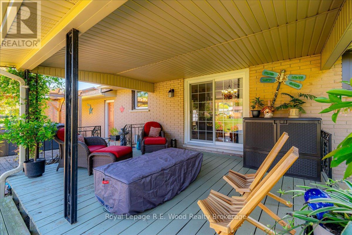 49 Dereham Drive, Tillsonburg, Ontario  N4G 2B1 - Photo 6 - X12457427